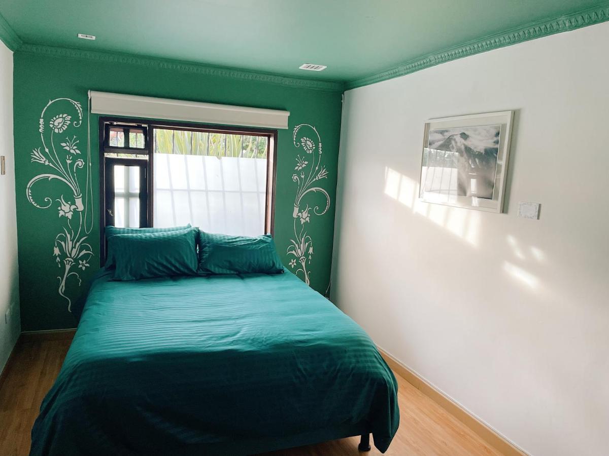Casa Menta Hostal *